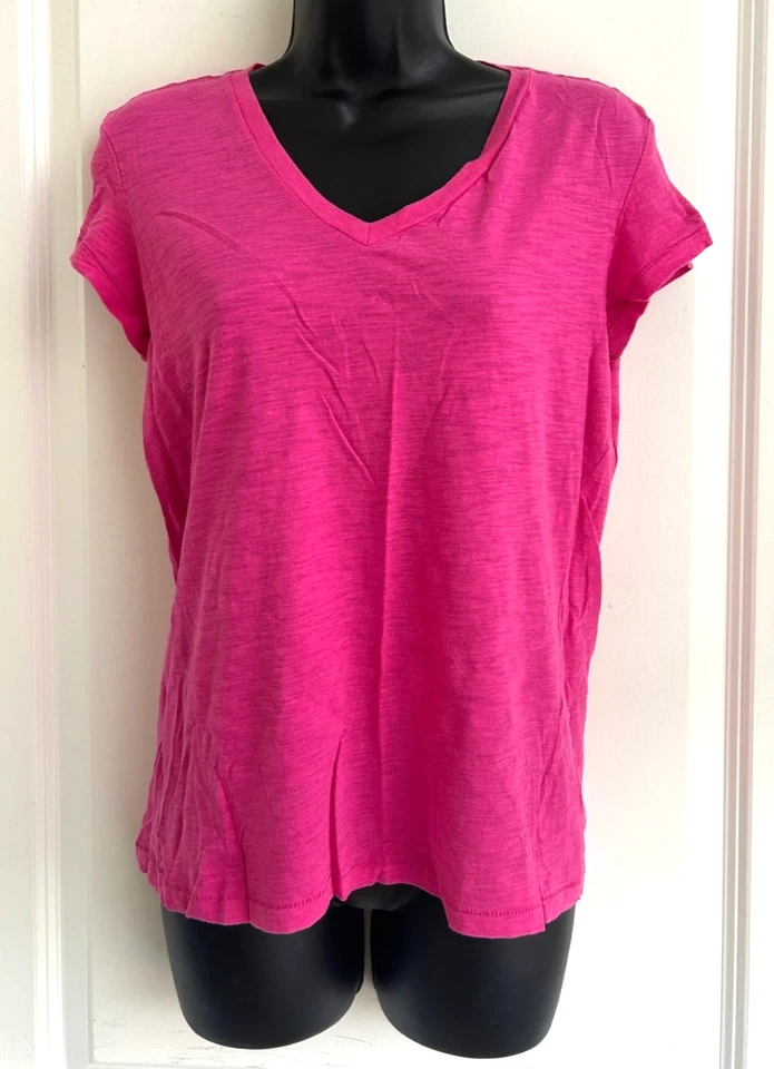 Lady Foot Locker 女式帽子短袖 T 恤小号粉色休闲运动服健身房 — 第 2/4 张图片