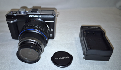 【Q2297】 OLYMPUS PEN E-PL1 +14-42 3.5-5.6 Olympus PEN E-PL1 Digital Camera White M.ZUIKO DIGITAL 14