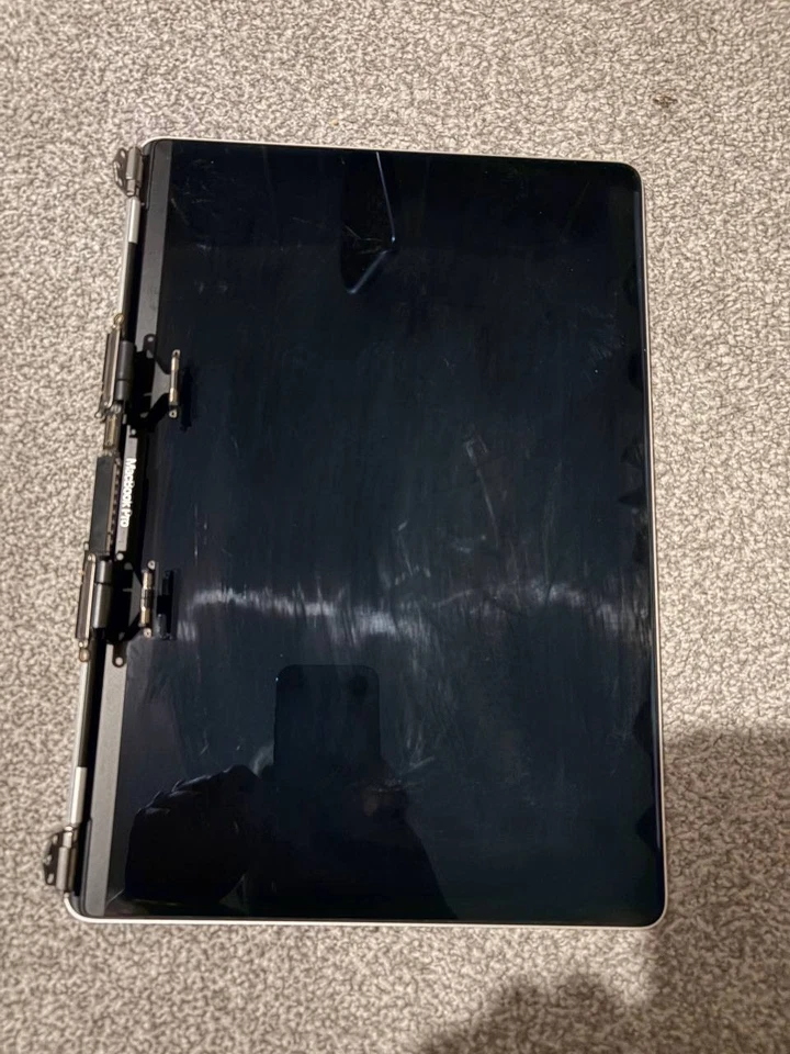 laptop mac screen - Image 2 of 4