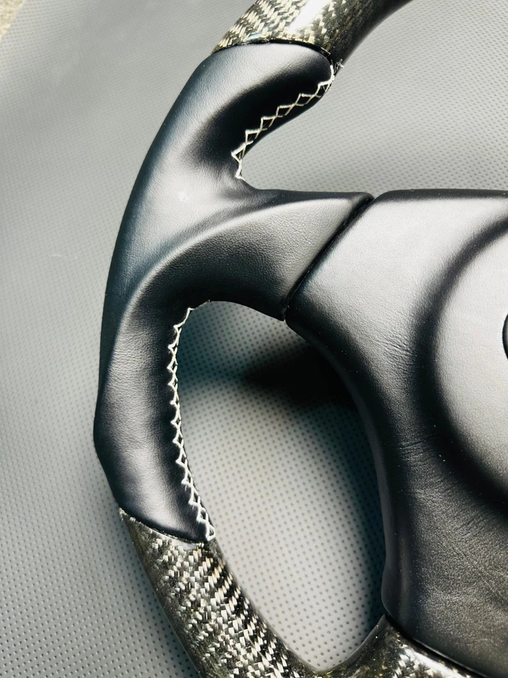 Volante de fibra de carbono real cosido blanco Toyota Supra MK4 1993-1998 Foto 2 de 4