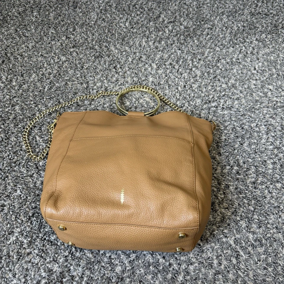 Bolso de mano Thacker NY de cuero marrón camel con anillo tórico correa de cadena bandolera Foto 3 de 4