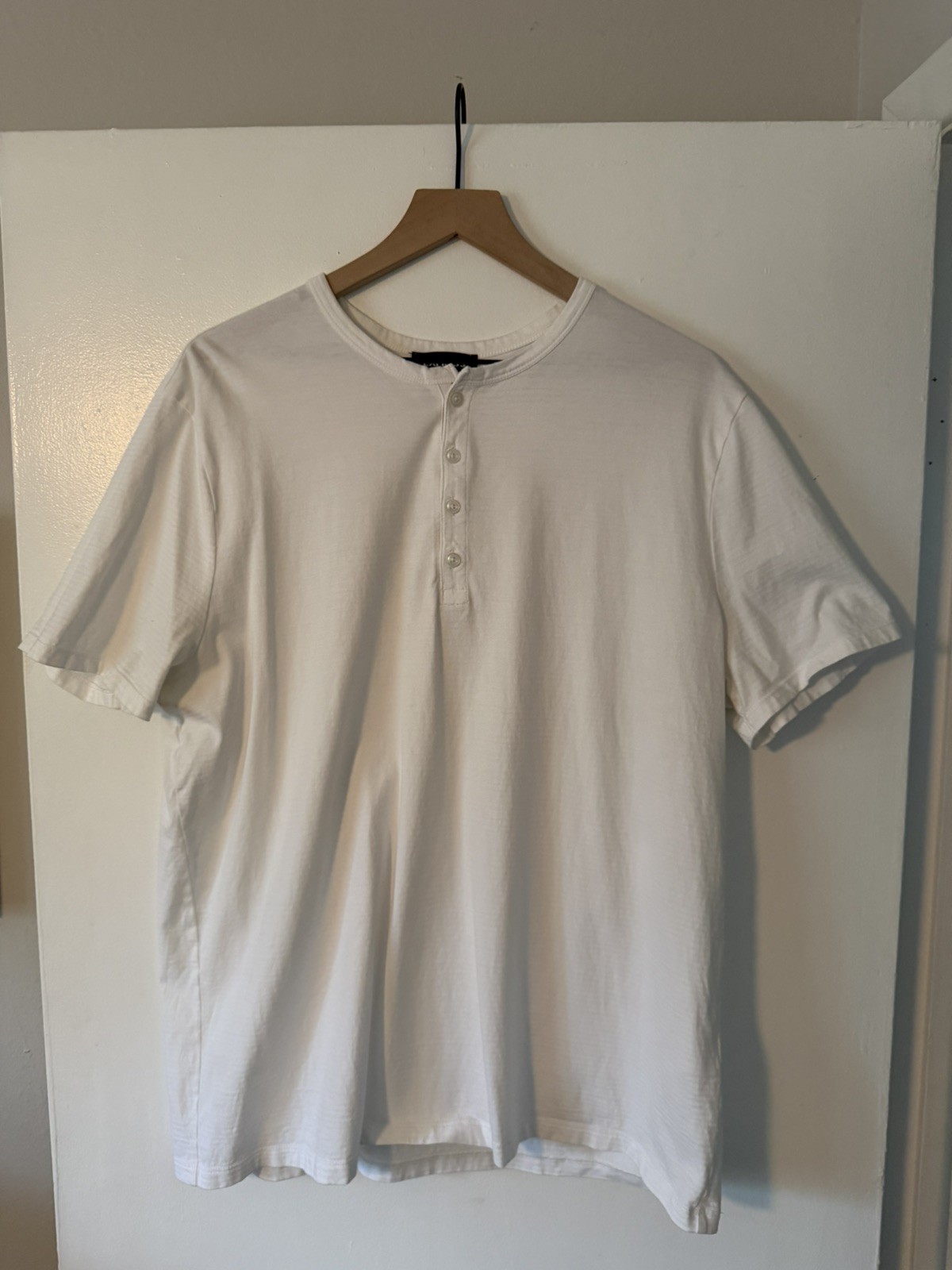 Express Performance Henley Shirt White  Short Sleeve Mens Size XL