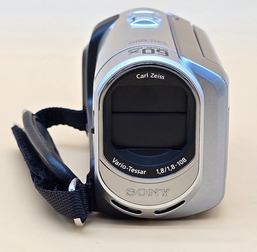 Videocámara digital Sony Handycam DCR-SX50E 16 GB HDD plateada. - Imagen 2 de 10