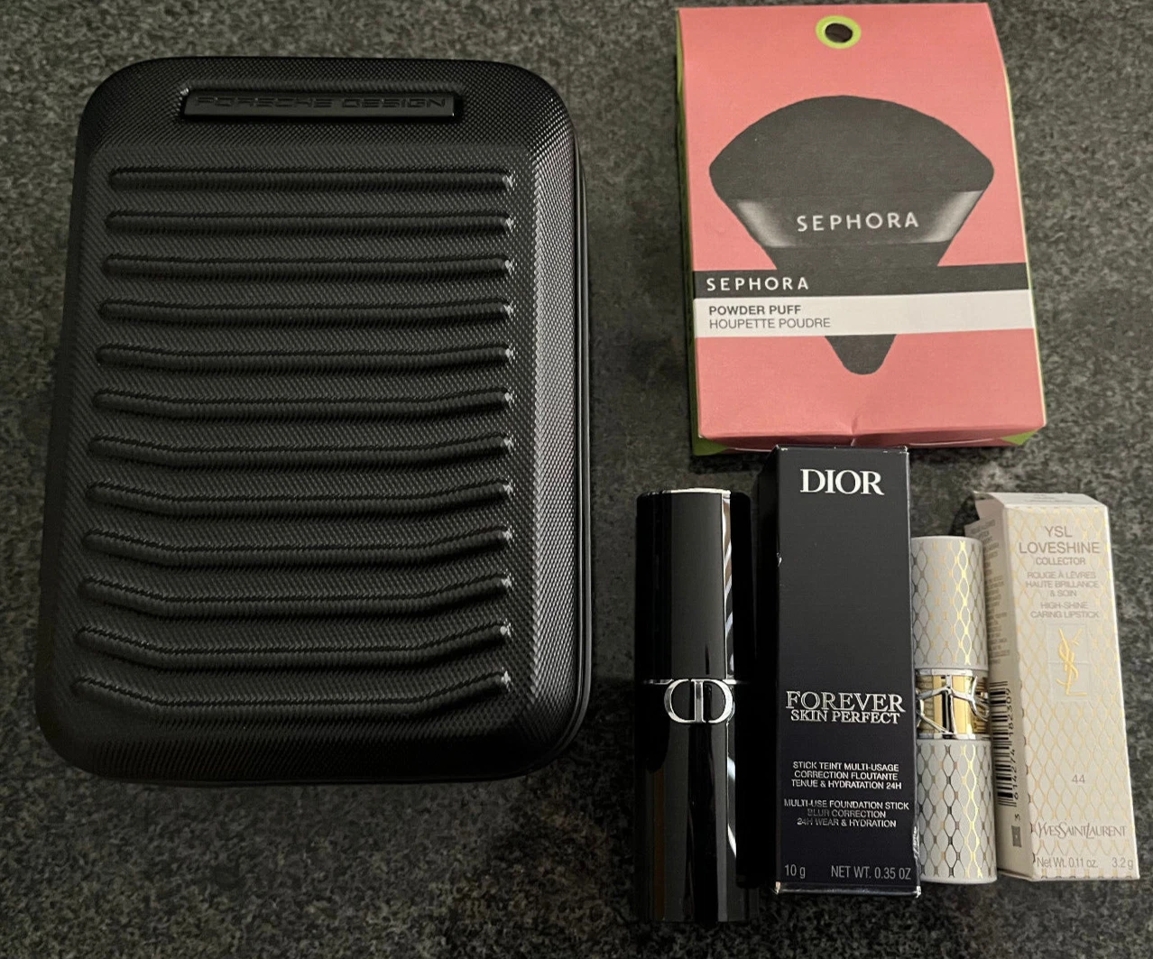 COQUE DE COMMODITÉS PORSCHE DESIGN AIRLINE AVEC MAQUILLAGE DIOR YSL NEUVE JAMAIS UTILISÉE JAMAIS OUVERTE