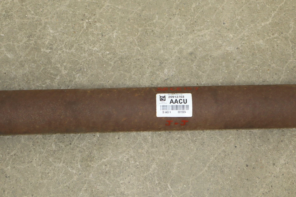 07-14 Chevy Suburban 4x4 OEM Rear Driveshaft Foto 4 de 4