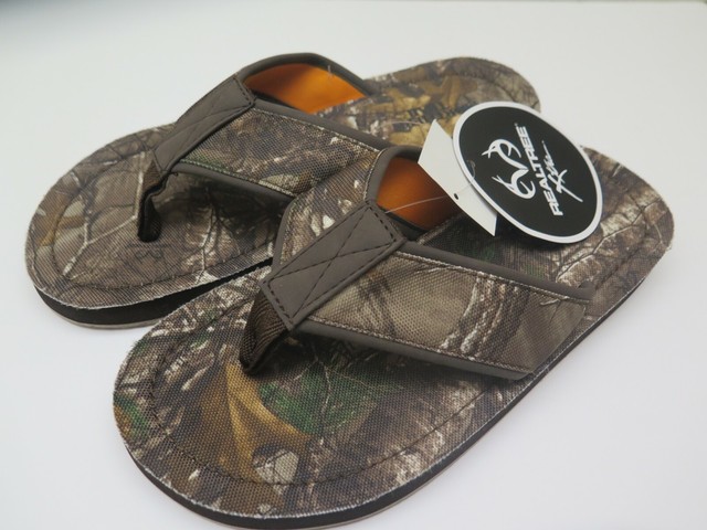 men's realtree flip flops
