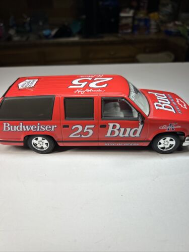 Ltd. Edition #25 Ken Schrader 1994 Official Truck Bank Chevrolet Suburban W/Case - Picture 4 of 9