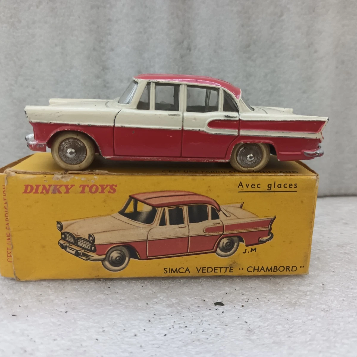 DINKY TOYS FRANCE – 528 (24K) Simca Chambord – Jantes Concaves, Rare, En Boîte