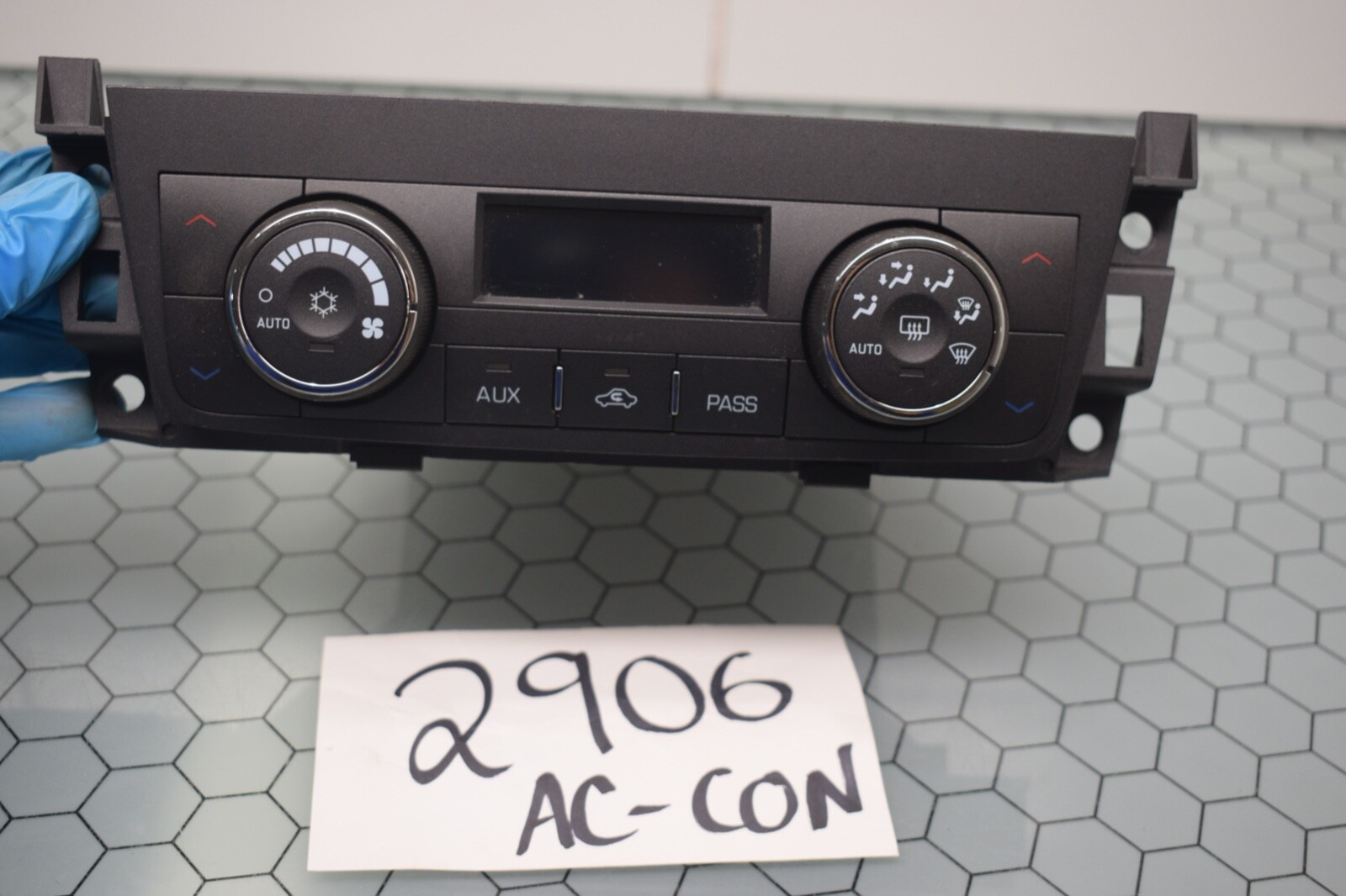 2006 Cadillac DTS AC and Heater Control Used Stock #2906-AC