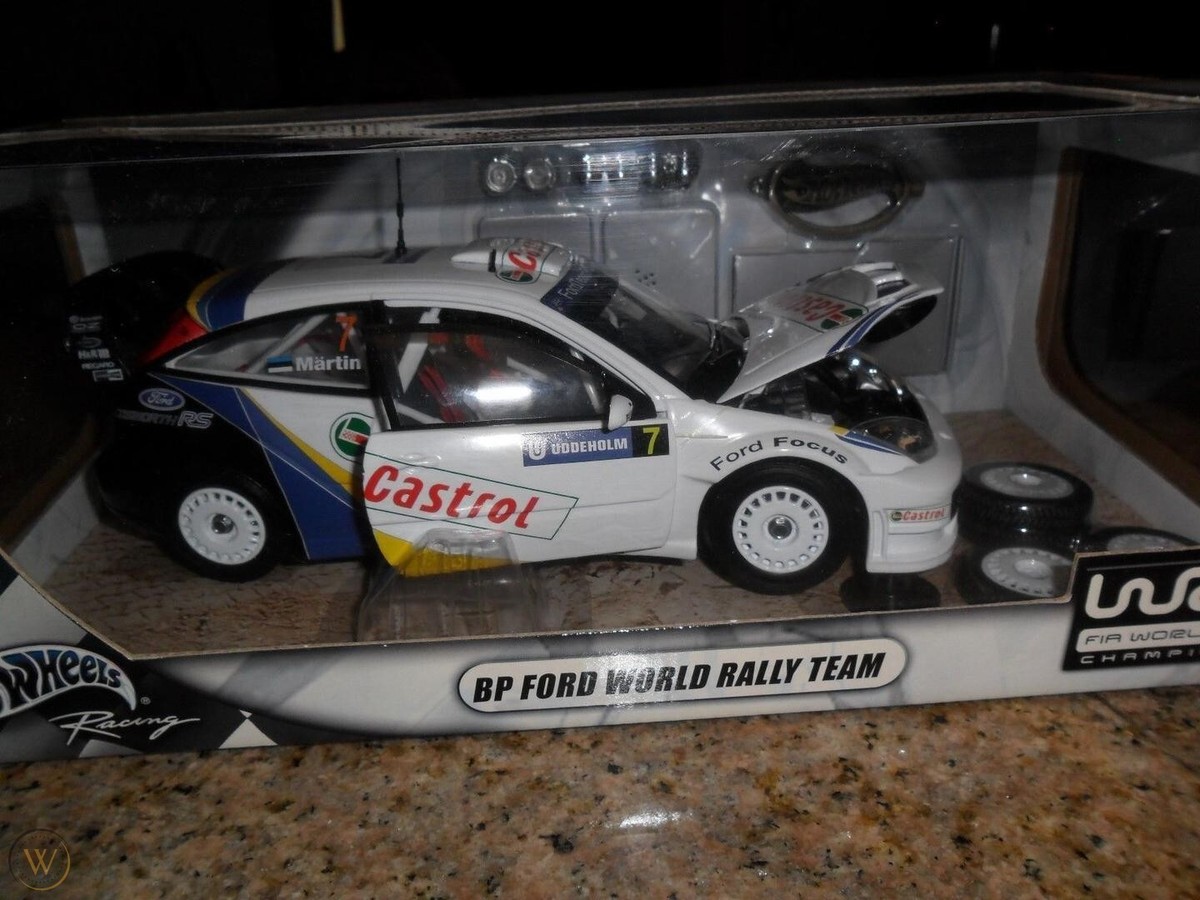 激レア　AUTO ART Ford Focus ラリーカー 　1/18 激レア AUTO ART Ford Focus ラリーカー 1/18