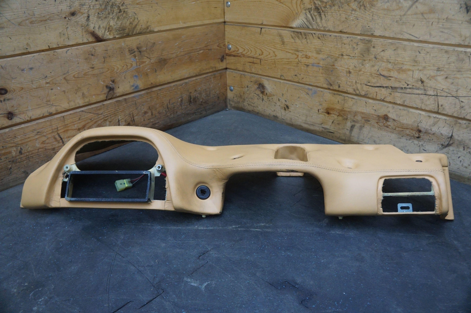 Lower Dashboard Beige Leather 635473 63547305 Ferrari 360 Modena 02 *Note