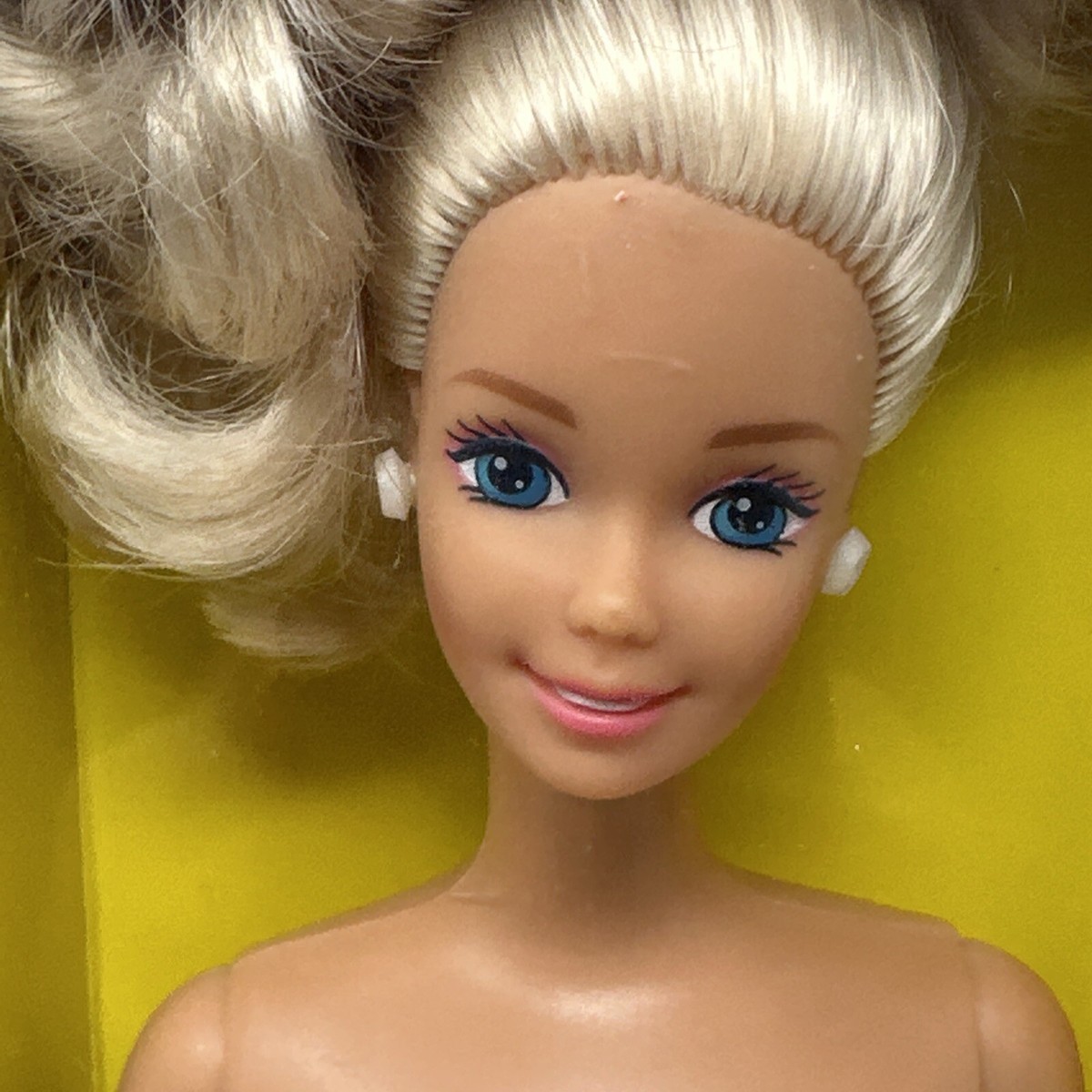 Vintage Mattel Barbie 1992 Fun to Dress and Robe Towel #3240 90's