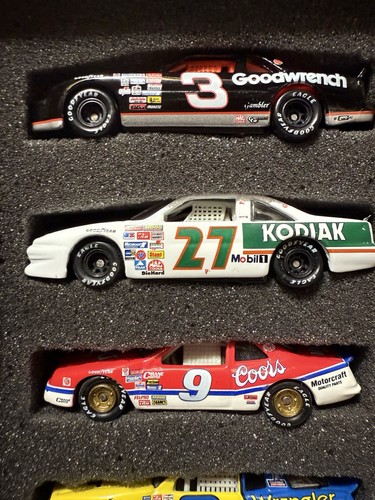 RARE Action 30 Years of Champions 1986-1990 NASCAR 1/64 5 Car Set Dale Earnhardt - Picture 2 of 5
