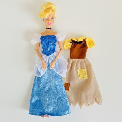 Disney Store klassische Puppe Aschenputtel blau Ballkleid Kleid beweglich gelenkig