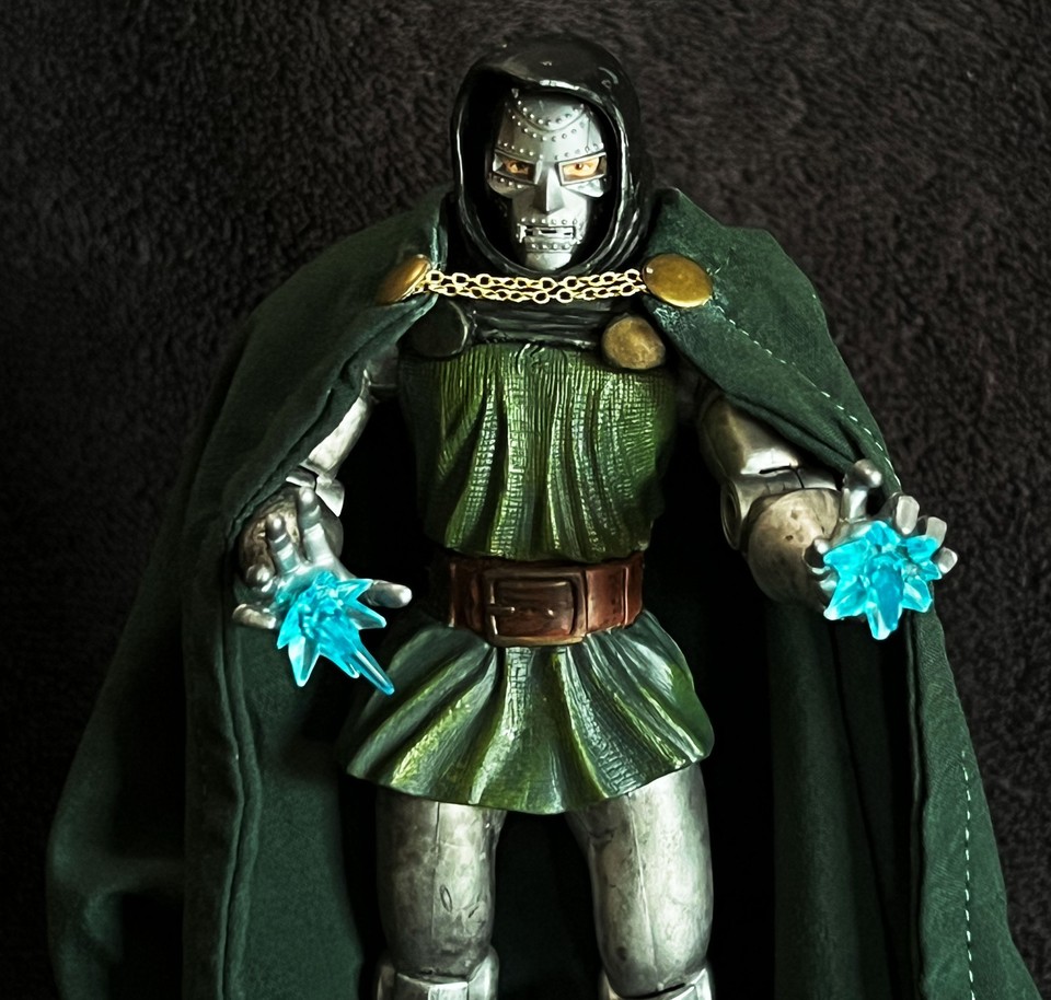 DR. DOOM • CUSTOM VERSION w/HAND BLAST #2 • MARVEL AVENGERS DOOMSDAY | eBay
