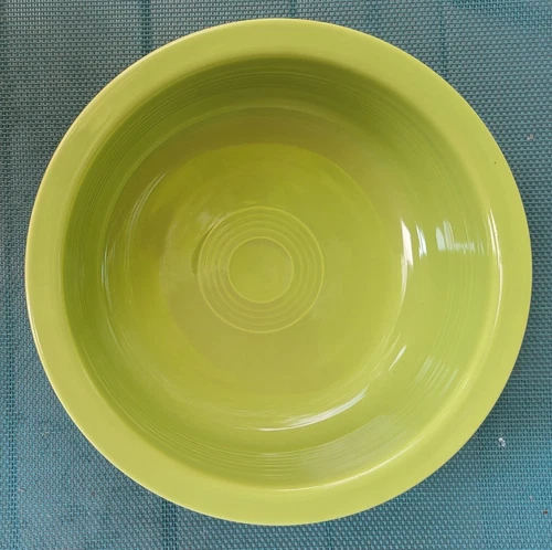 ❤︎  EASTER GIFT      Homer Laughlin Vintage Fiesta Chartreuse 8 1/2" Nappy Bowl