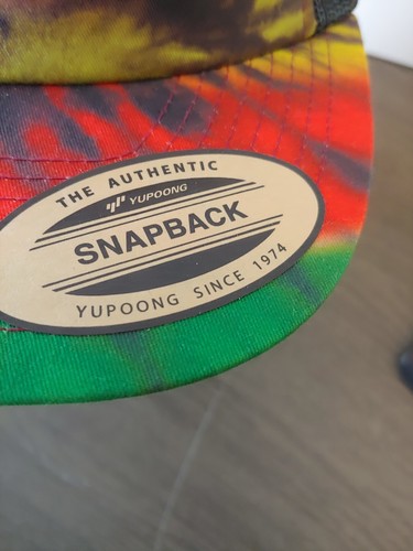 Under Armour TIE DIE COLOR SnapBack Trucker Hat Cap Mesh Adjustable Fit RARE!!!! - Picture 3 of 7