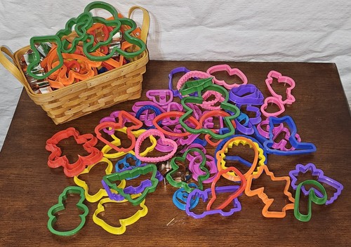 Grande lotto di tagliabiscotti creativi gioco forme pasta stencil (98 pezzi) - Foto 1 di 2