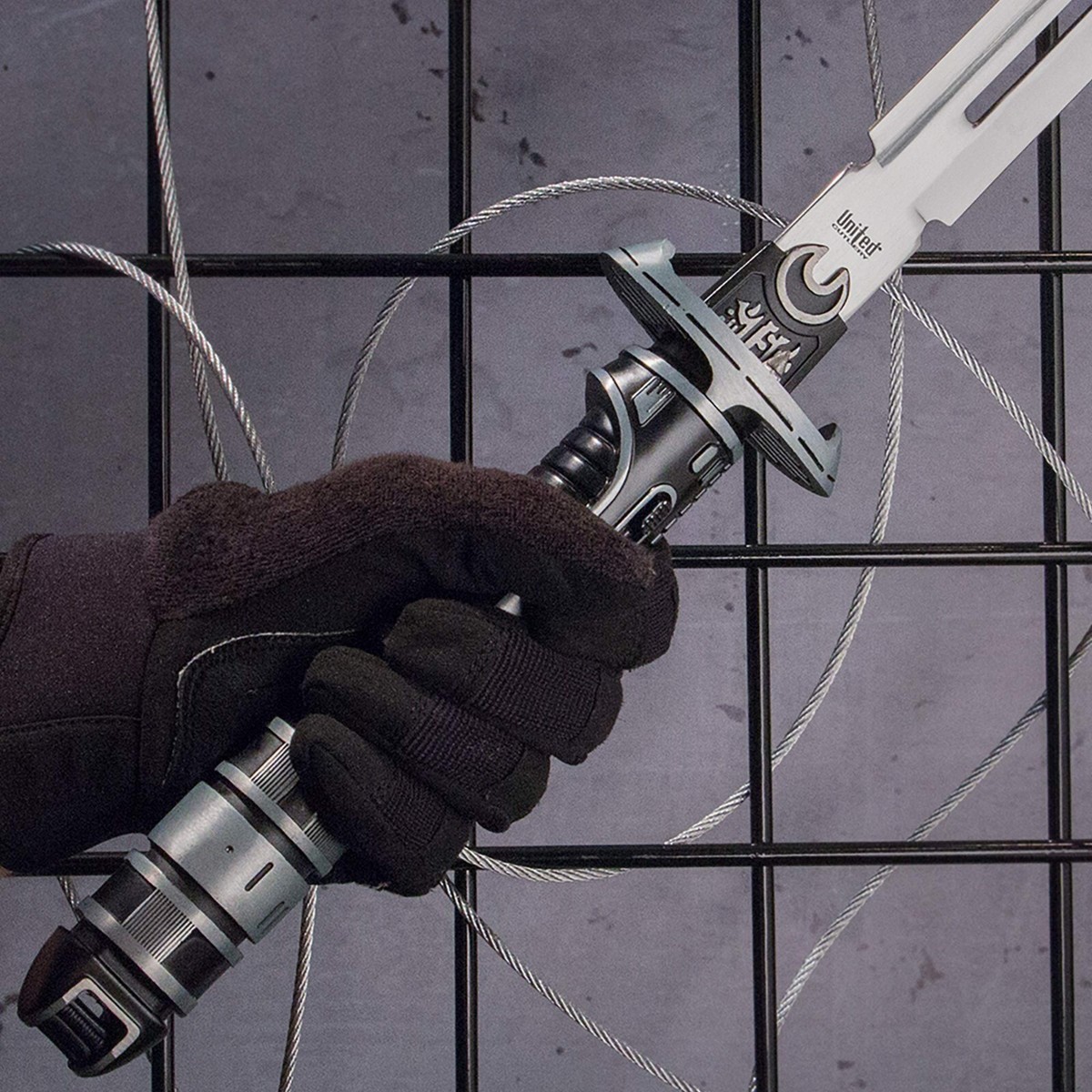 United Cutlery Samurai 3000 Futuristic Ninja Sword and Scabbard