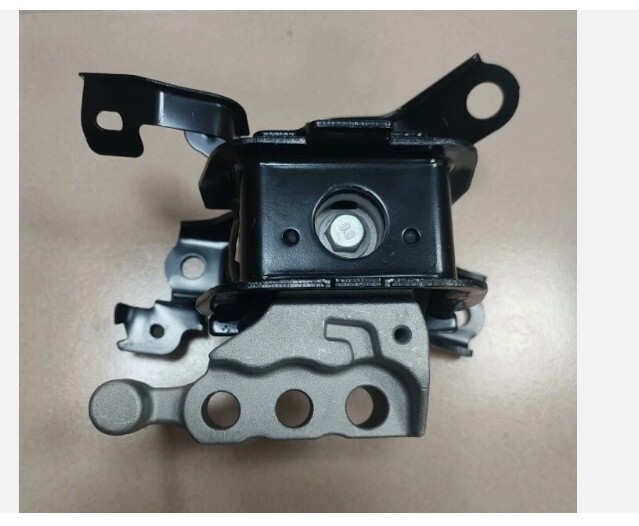 2018-2024 Toyota Camry Avalon Lexus ES350 Right Engine Mount OEM 12305-F0020
