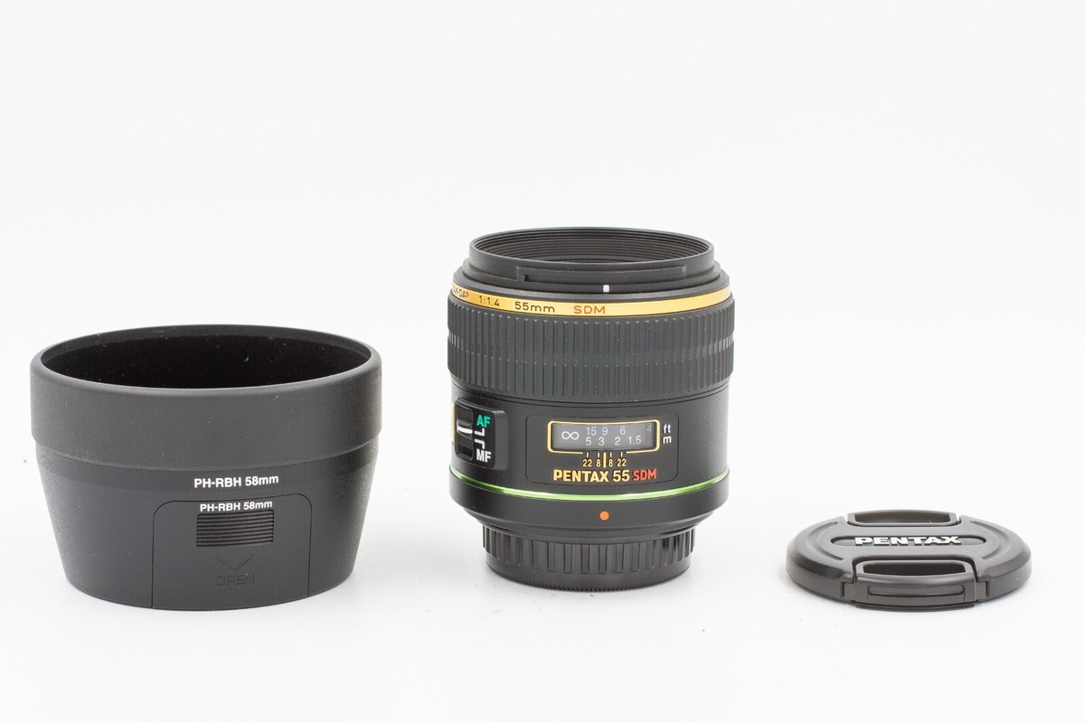 PENTAX SMC DA 55mm f/1.4 SDM Lens + PH-RBH 58mm Hood 27075147348 
