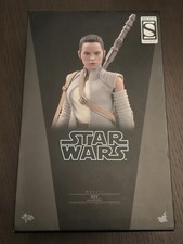 Hot Toys MMS 377 Star Wars The Force Awakens Rey Resistance Outfit 1 6 Figure
