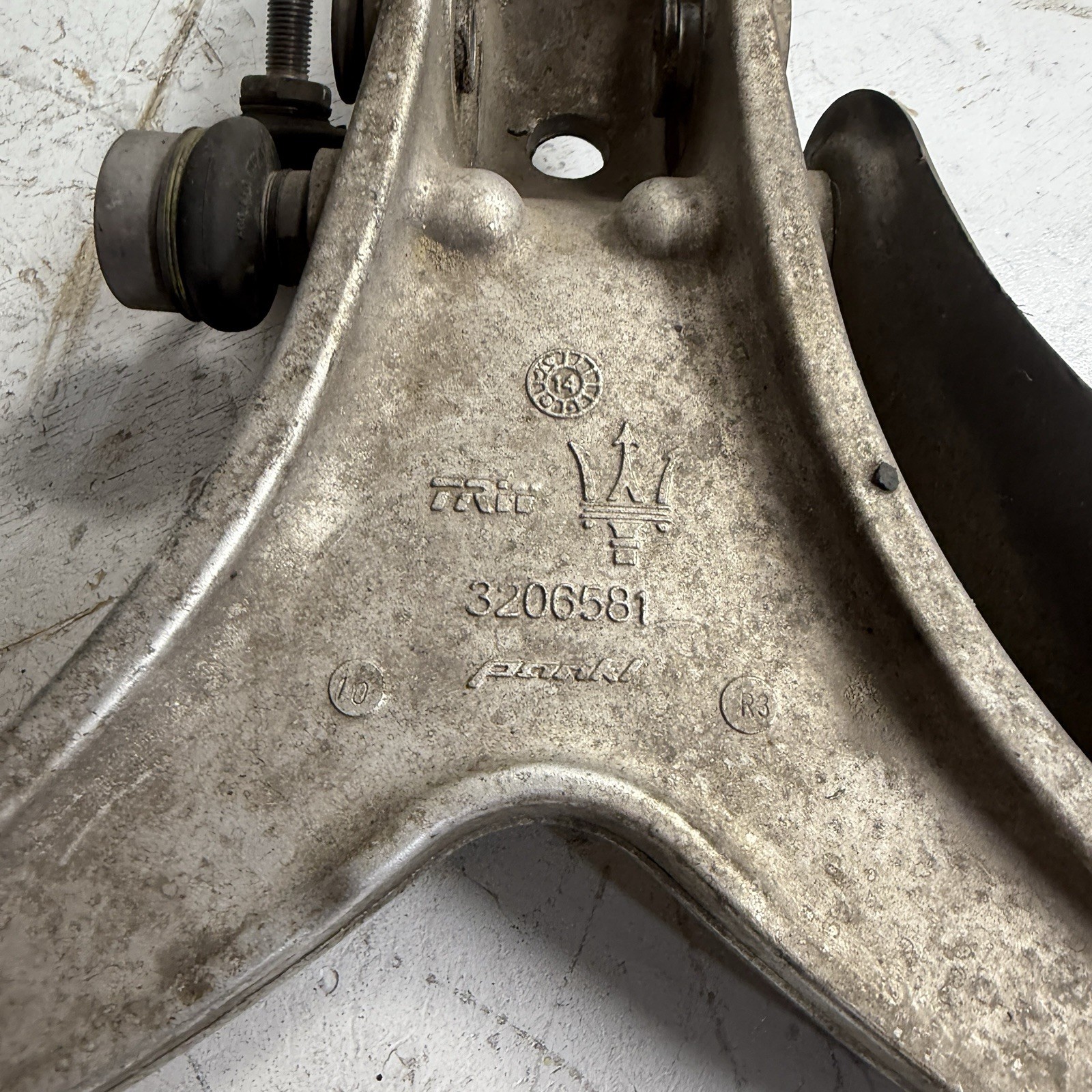03-08 Maserati Quattroporte Left Front Lower Control Arm M139