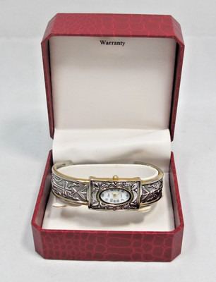Collezio Silver Tone Cuff Ladies Watch Fresh Battery and Box