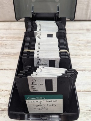 Lot of 37 Used Random 3.5'' 1.44 MB Floppy Disks Diskettes Discs IBM/PC - Compute