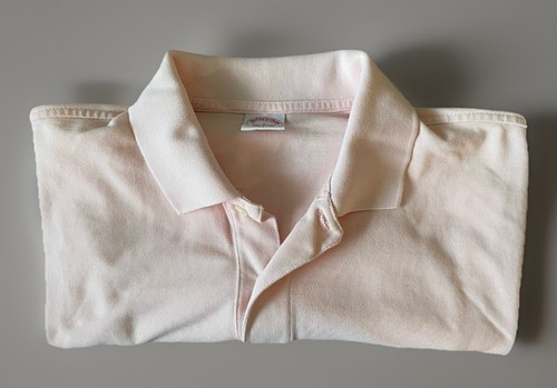 Polo Brooks Brothers Performance con colletto rosa logo ricamato grande JBHS - Foto 9 di 9