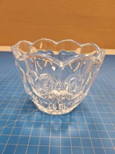 Clear Glass Bowl Starburst Design Elegant Serving Bowl Candy Dish 5" Diameter