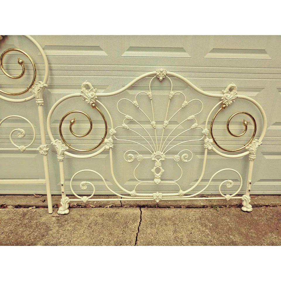 Glamoroso Hollywood Regency estilo vintage esmalte, hierro + cama de latón - tamaño queen Foto 2 de 4