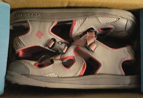 Columbia Youth Size 7 WATU 3 Hybrid Water Sandal Closed Toe Grey Red - New - Picture 2 of 4