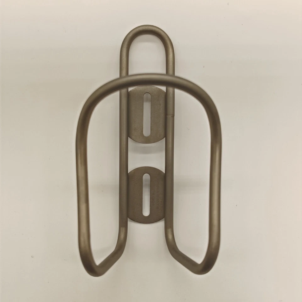 Ультралегкая клетка для бутылок с водой из титана с пескоструйной обработкой 2 шт. с бесплатными болтами M5 Ti - Изображение 3 из 4