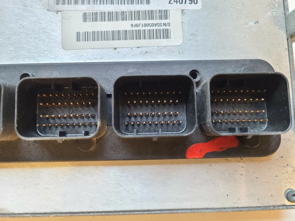 Unidad de módulo de control del motor Jeep Commander 2007 ECU ECM PCM P68002111AD Foto 2 de 4