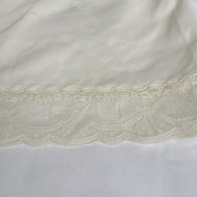 Vintage Union-made 1970s Saramae Lingerie Half Slip Ivory Lace Back Slit Medium