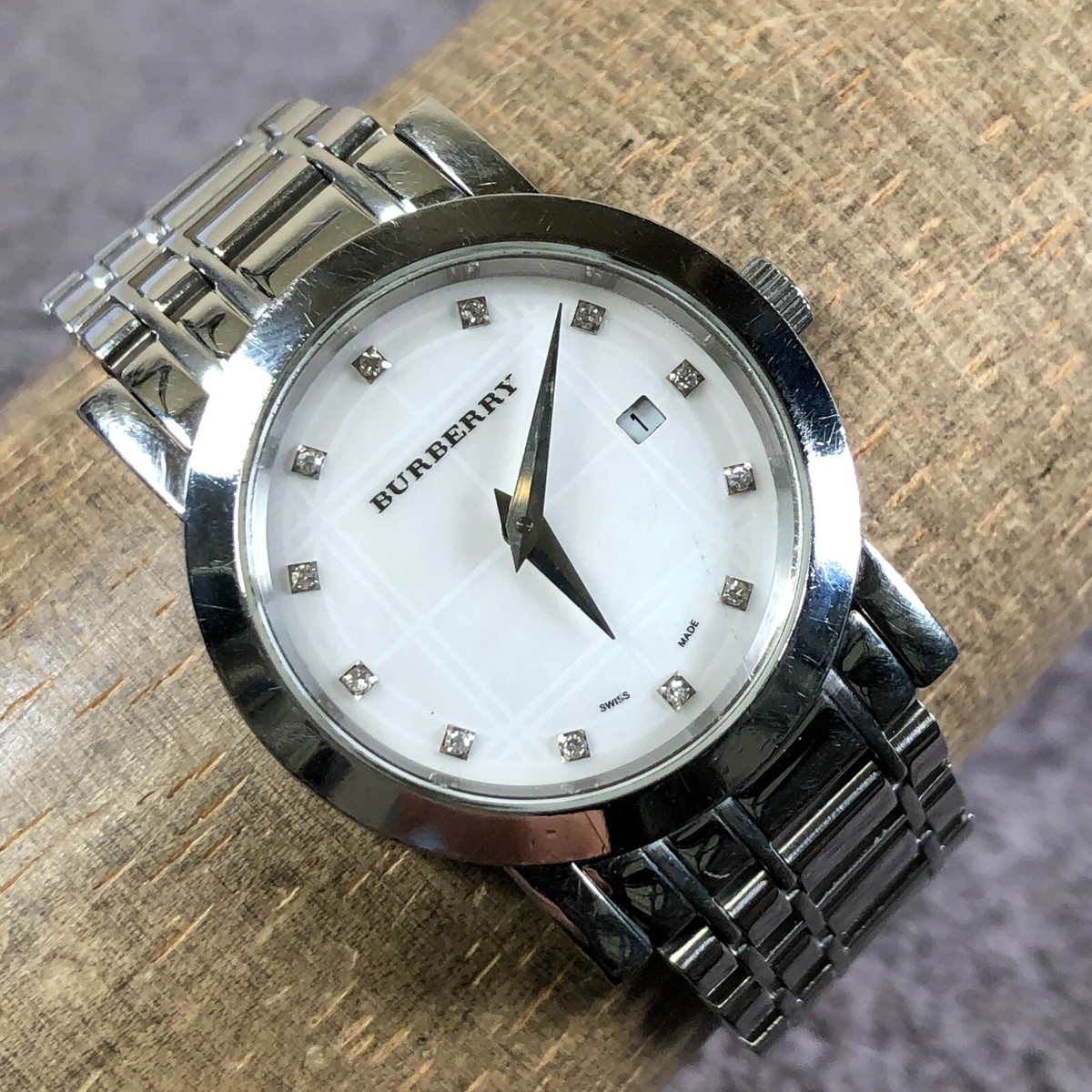 Burberry Women BU1370 Dress Mother of Pearl 28mm Silver Tone