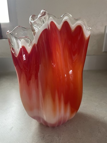 Art Glass - Handkerchief 8" Vase - Fiery Colors of Red & Orange - Picture 6 of 10