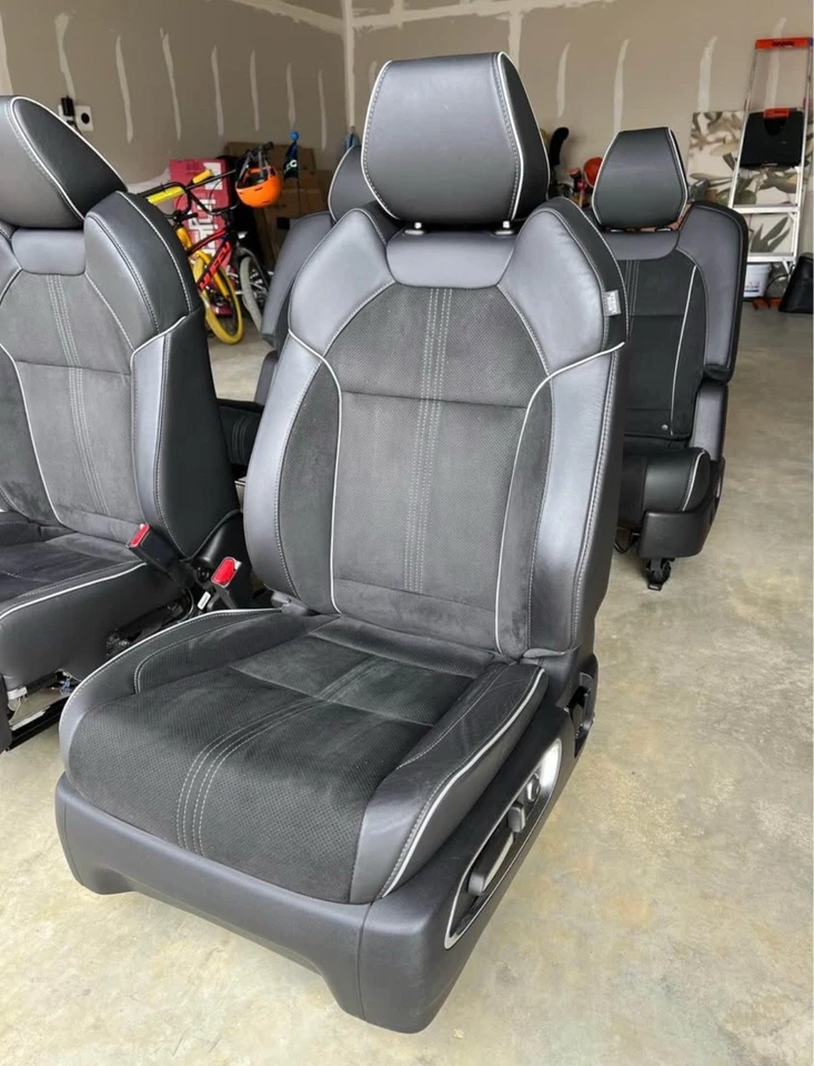 Acura MDX A Spec Asientos OEM delanteros y traseros 2019 Foto 3 de 4