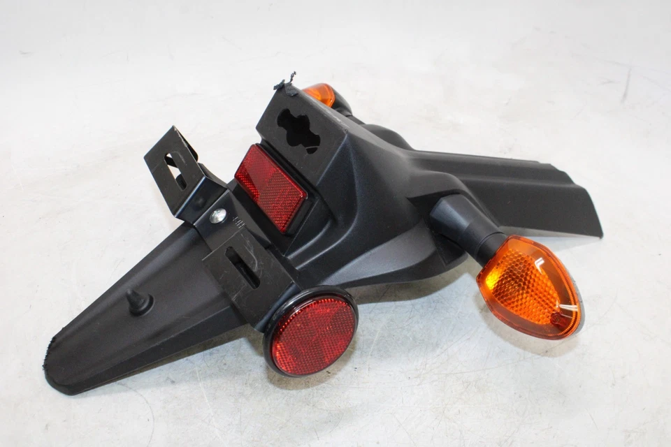 2023 SUZUKI GSXS750 OEM REAR BACK FENDER MUD GUARD W TURN SIGNAL PAIR - Image 4 of 4