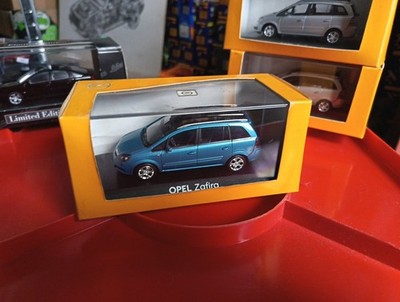 1/43 Boxed Model Minichamps Vauxhall Opel Zafira B Rare Colour Dealer Box
