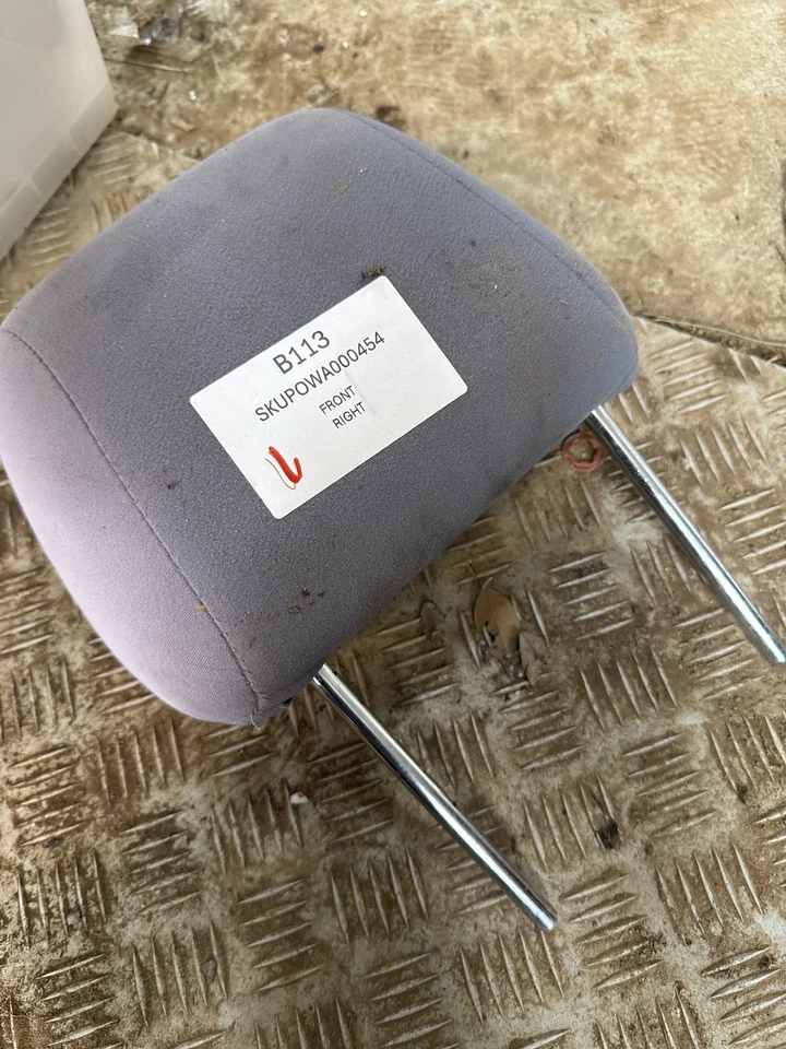 1999 Toyota Camry Driver Seat Headrest Gray Cloth 97-01 #B113 - image 2 of 4