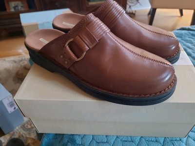 CLARKS SLIP ON CLOGS 8M NIB