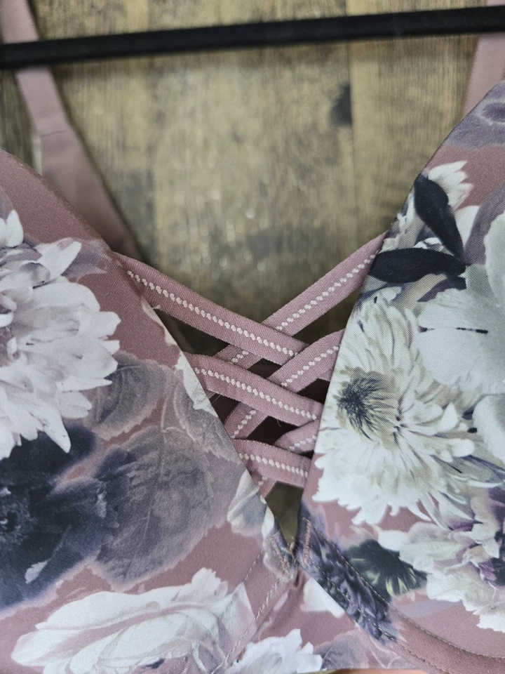 Torrid XO Plunge Push-up Bra Sz 40 DD Floral Pastels - Image 2 of 4
