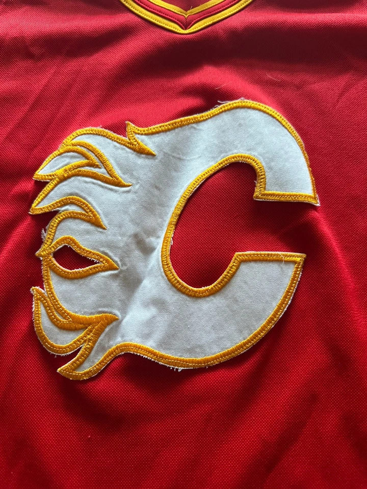 Vintage Calgary Flames CCM Maska Jersey Men's size Large RED NHL - Image 2 of 4