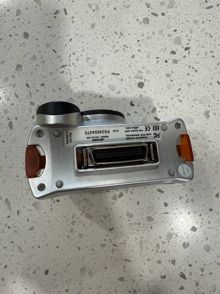 Archos AVCam 300, uma câmera digital e filmadora - Imagem 3 de 4