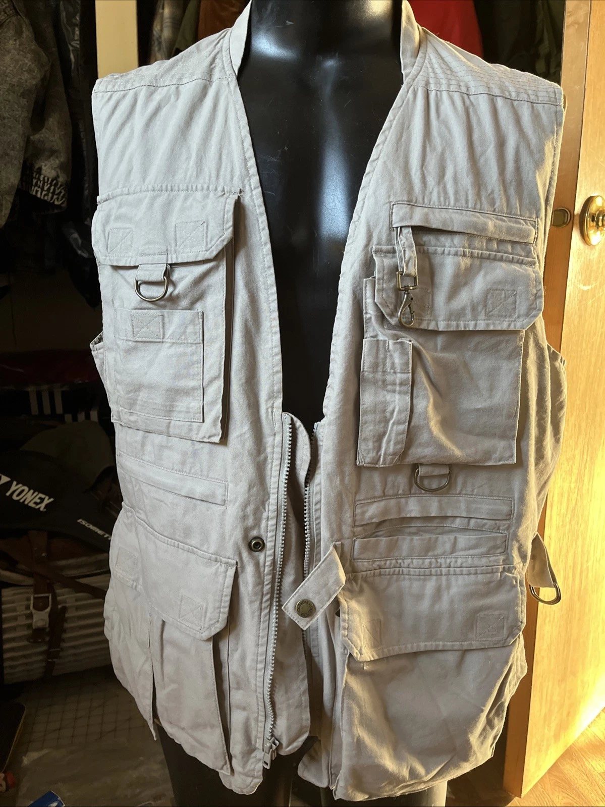 Cabela's Men's L Safari Series Vented Outdoor Hunting Fishing Utility Vest