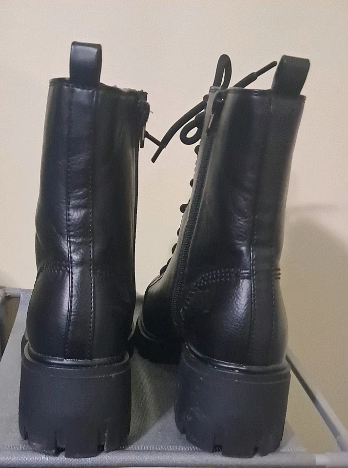 Botas negras de combate para mujer MIA talla 10 con cordones de cuero sintético Foto 3 de 4