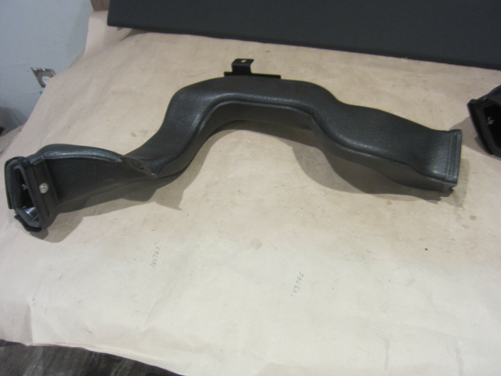 Ferrari 458 - Driver Side Dash Vent Air Duct  - P/N 83434400
