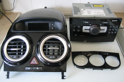 2006 VAUXHALL CORSA D CD30 MP3 AUX RADIO STEREO PIANO BLACK VENTS HEATER PANEL - Picture 2 of 19